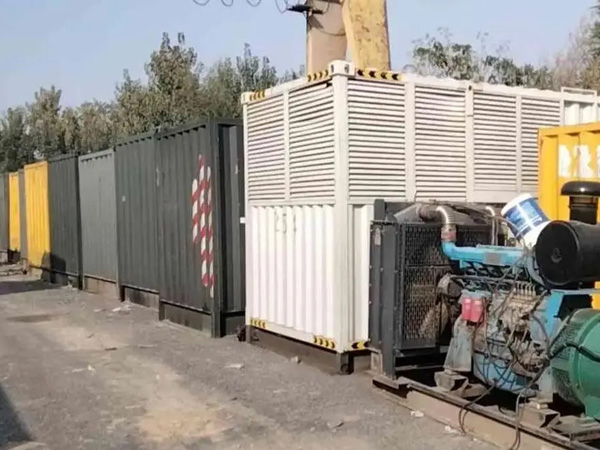 香坊200KW柴油发电机机组每小时油耗是多少？
